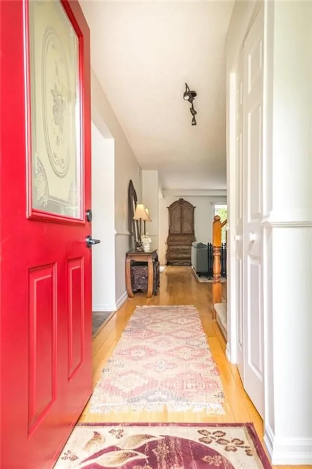 Additional property image - 4 KNOLLWOOD Crt
