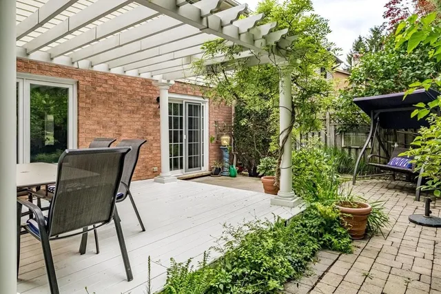 Additional property image - 4 KNOLLWOOD Crt
