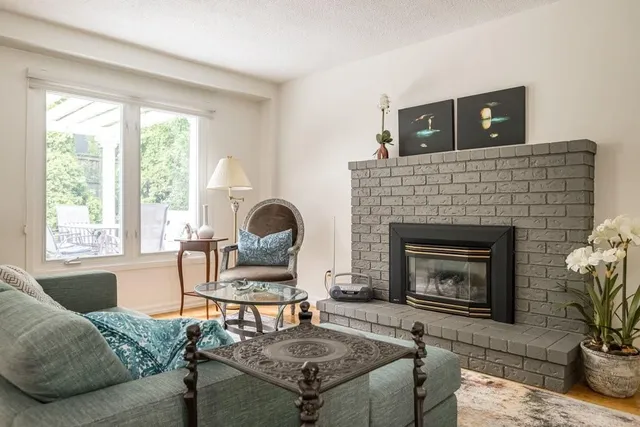 Additional property image - 4 KNOLLWOOD Crt