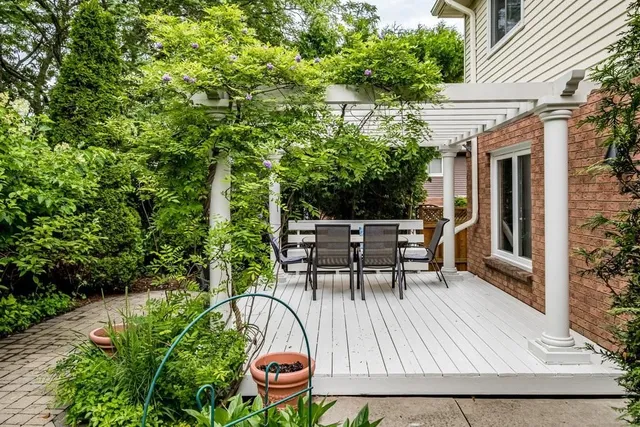 Additional property image - 4 KNOLLWOOD Crt
