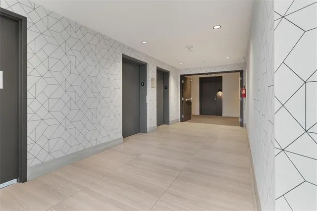 Additional property image - 16 MARKLE Cres Unit 202