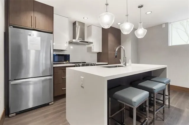 Additional property image - 16 MARKLE Cres Unit 202