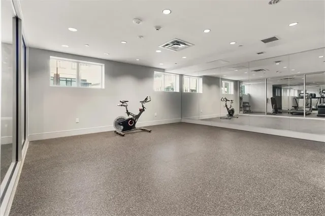 Additional property image - 16 MARKLE Cres Unit 202