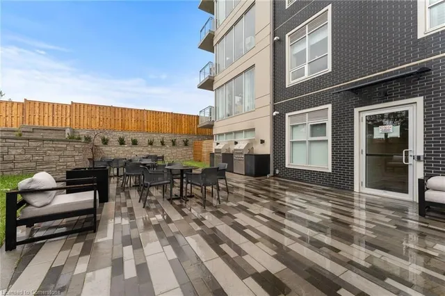 Additional property image - 16 MARKLE Cres Unit 202