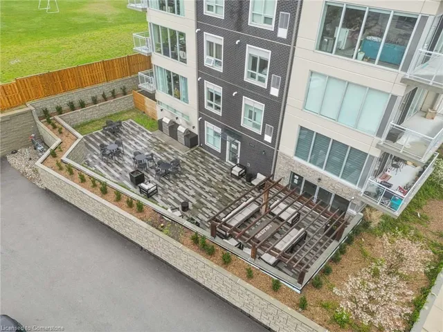 Additional property image - 16 MARKLE Cres Unit 202
