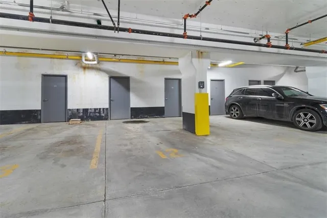 Additional property image - 16 MARKLE Cres Unit 202