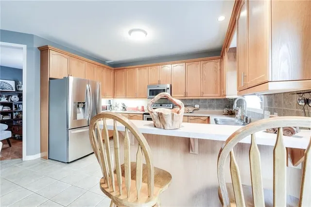 Additional property image - 72 SIDNEY Cres