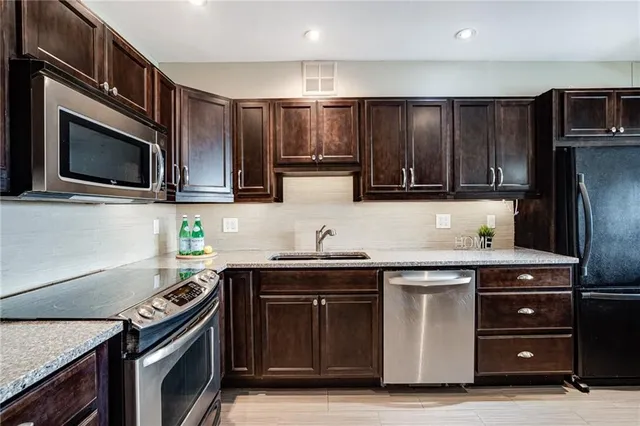 Additional property image - 250 SCARLETT Rd Unit PH 2012