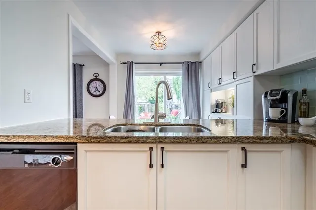 Additional property image - 67 GOLDEN IRIS Cres