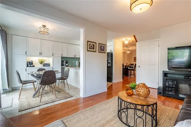 Additional property image - 67 GOLDEN IRIS Cres