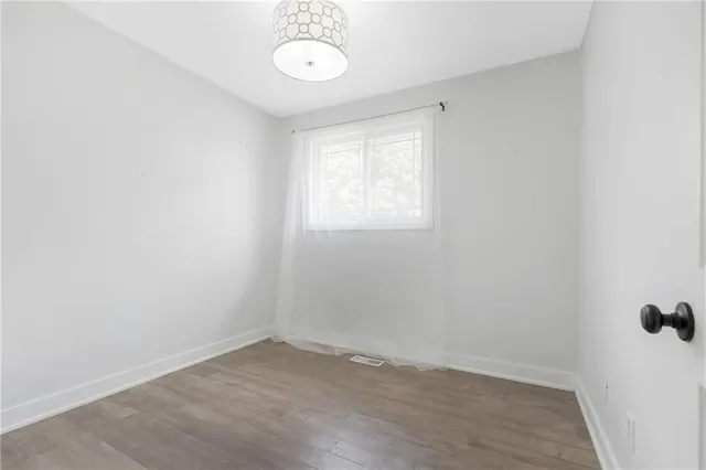 Additional property image - 8 CAMELOT Dr
