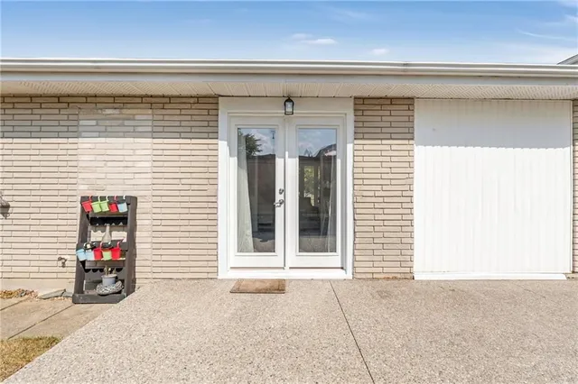 Additional property image - 8 CAMELOT Dr