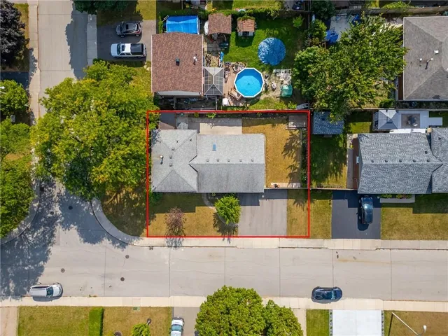 Additional property image - 8 CAMELOT Dr
