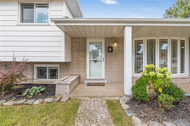 Additional property image - 8 CAMELOT Dr