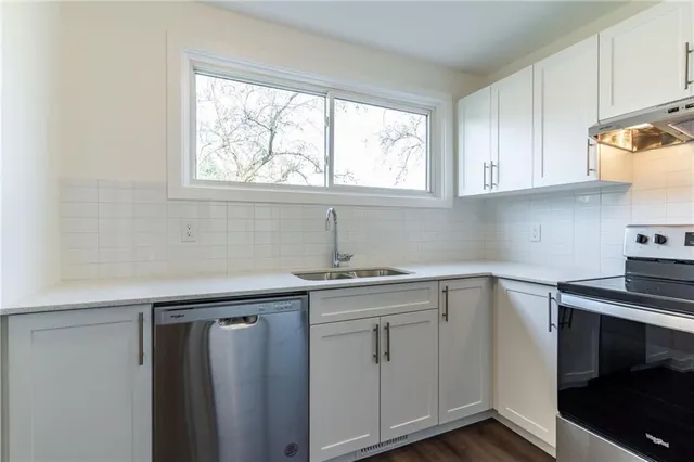 Additional property image - 74 WOODMAN Dr
