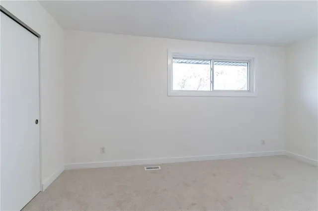 Additional property image - 76 WOODMAN Dr