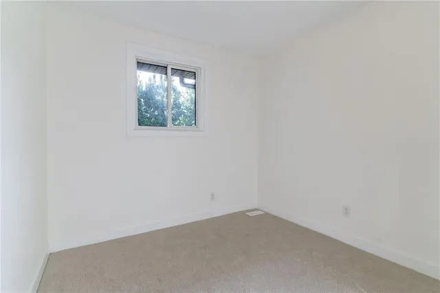 Additional property image - 76 WOODMAN Dr