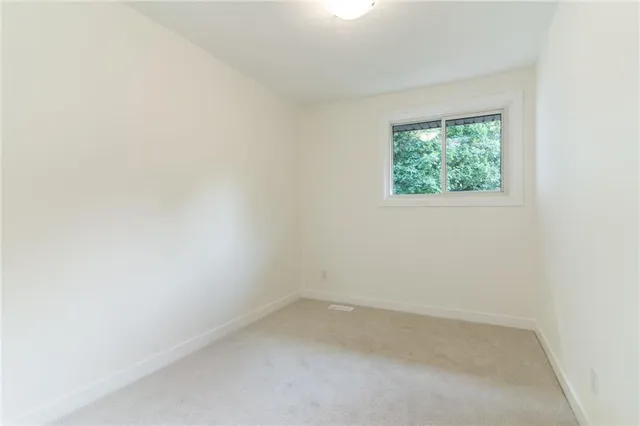 Additional property image - 76 WOODMAN Dr