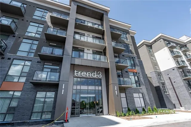 Additional property image - 470 DUNDAS St Unit 902