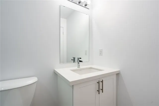 Additional property image - 470 DUNDAS St Unit 902