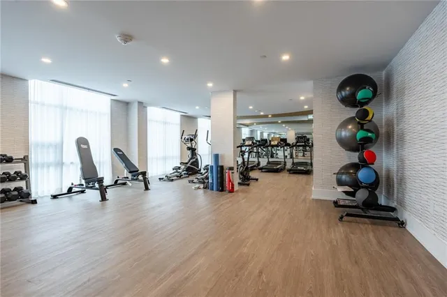 Additional property image - 470 DUNDAS St Unit 902