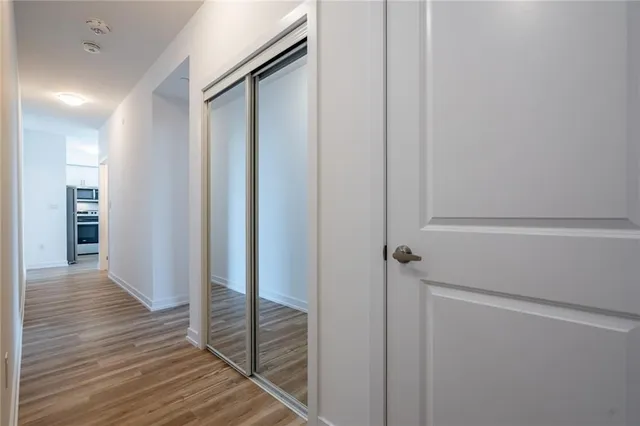 Additional property image - 470 DUNDAS St Unit 902