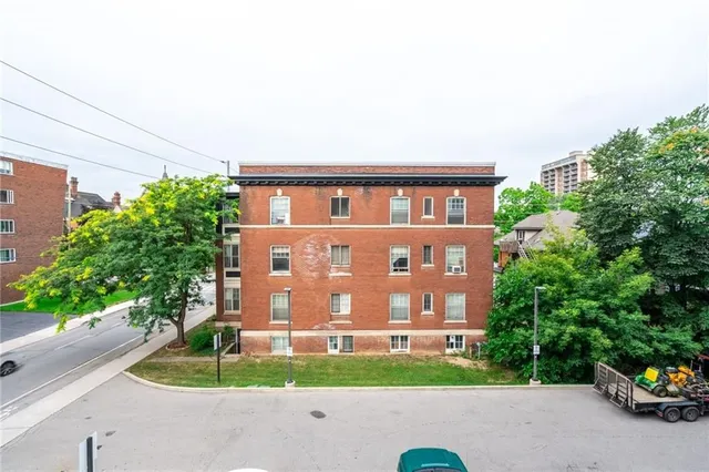 Additional image 35 of 90 CHARLTON Ave Unit 308