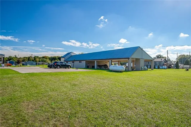 Additional property image - 4449 MILBUROUGH Line Unit 34 Ash St