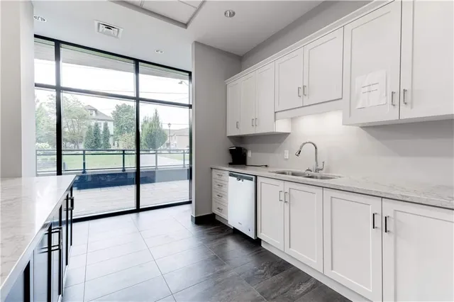 Additional property image - 30 HAMILTON St Unit 108