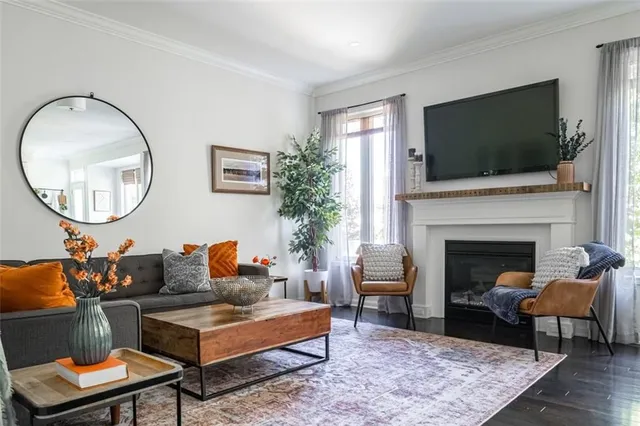 Additional property image - 120 PEER Crt