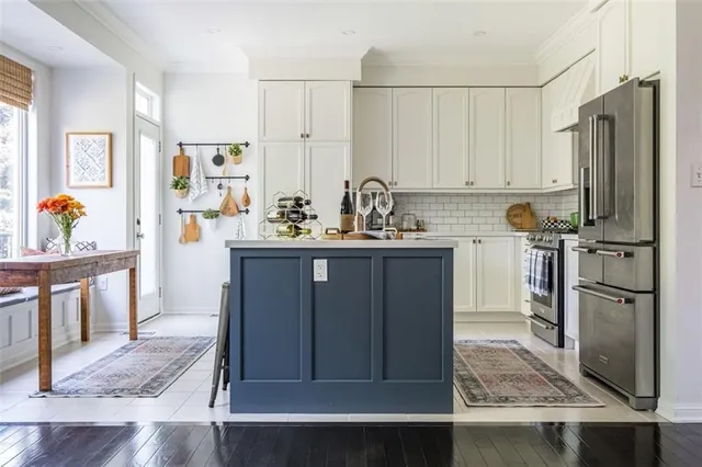 Additional property image - 120 PEER Crt