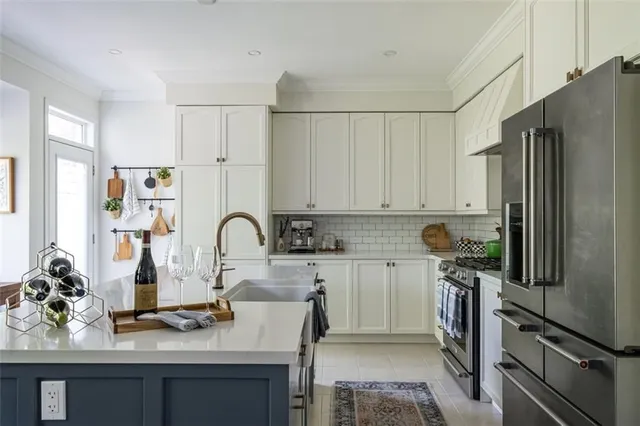 Additional property image - 120 PEER Crt