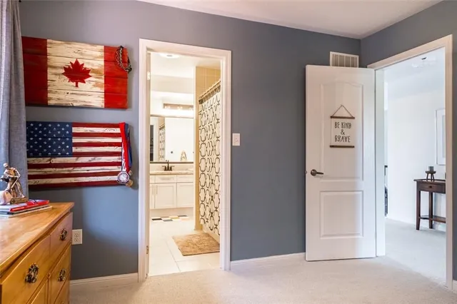 Additional property image - 120 PEER Crt
