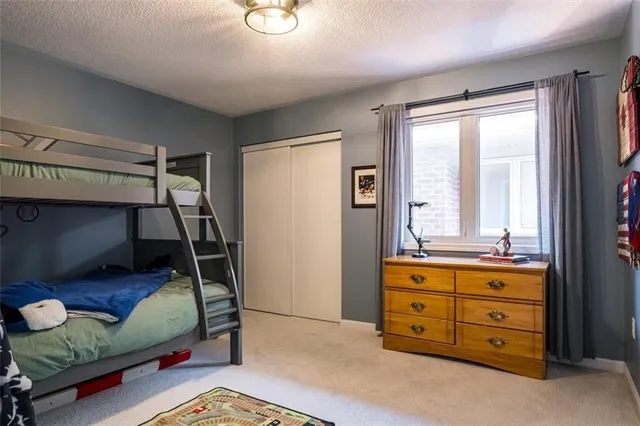 Additional property image - 120 PEER Crt