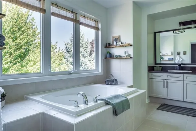 Additional property image - 120 PEER Crt