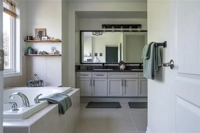 Additional property image - 120 PEER Crt