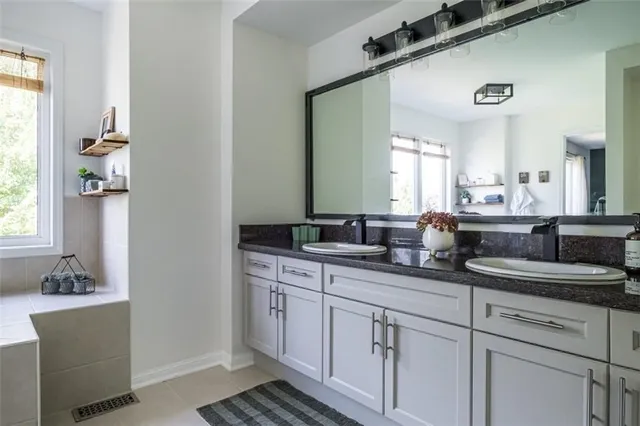 Additional property image - 120 PEER Crt