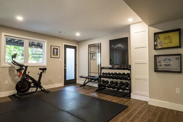 Additional property image - 120 PEER Crt