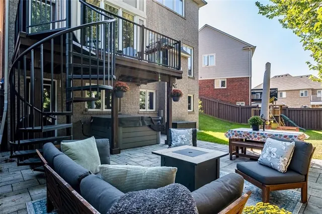 Additional property image - 120 PEER Crt