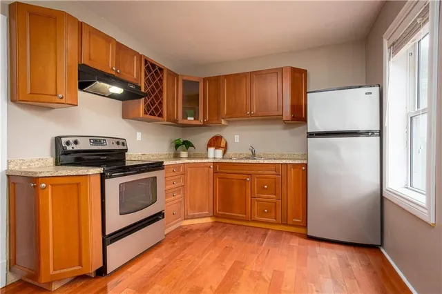 Additional property image - 209 WEIR St