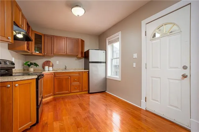 Additional property image - 209 WEIR St