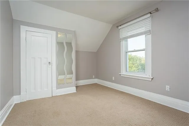 Additional property image - 209 WEIR St