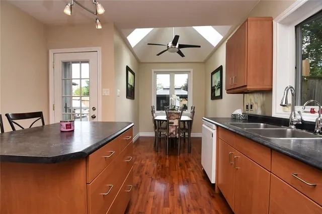 Additional property image - 207 EAST 24TH St