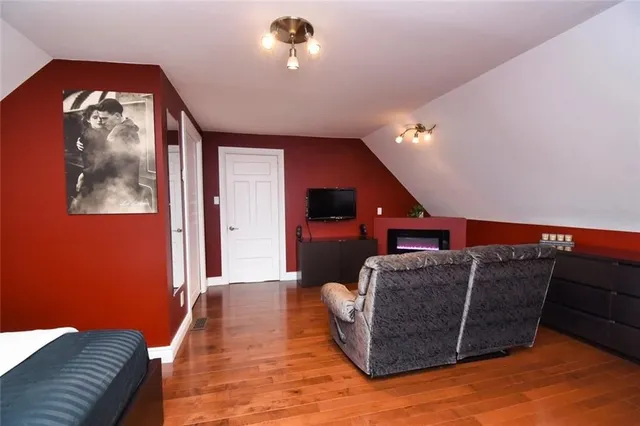Additional property image - 207 EAST 24TH St