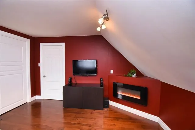 Additional property image - 207 EAST 24TH St