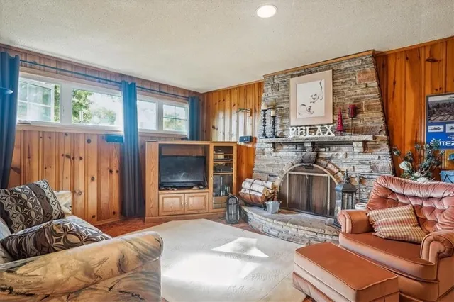 Additional property image - 3245 PALMER Dr