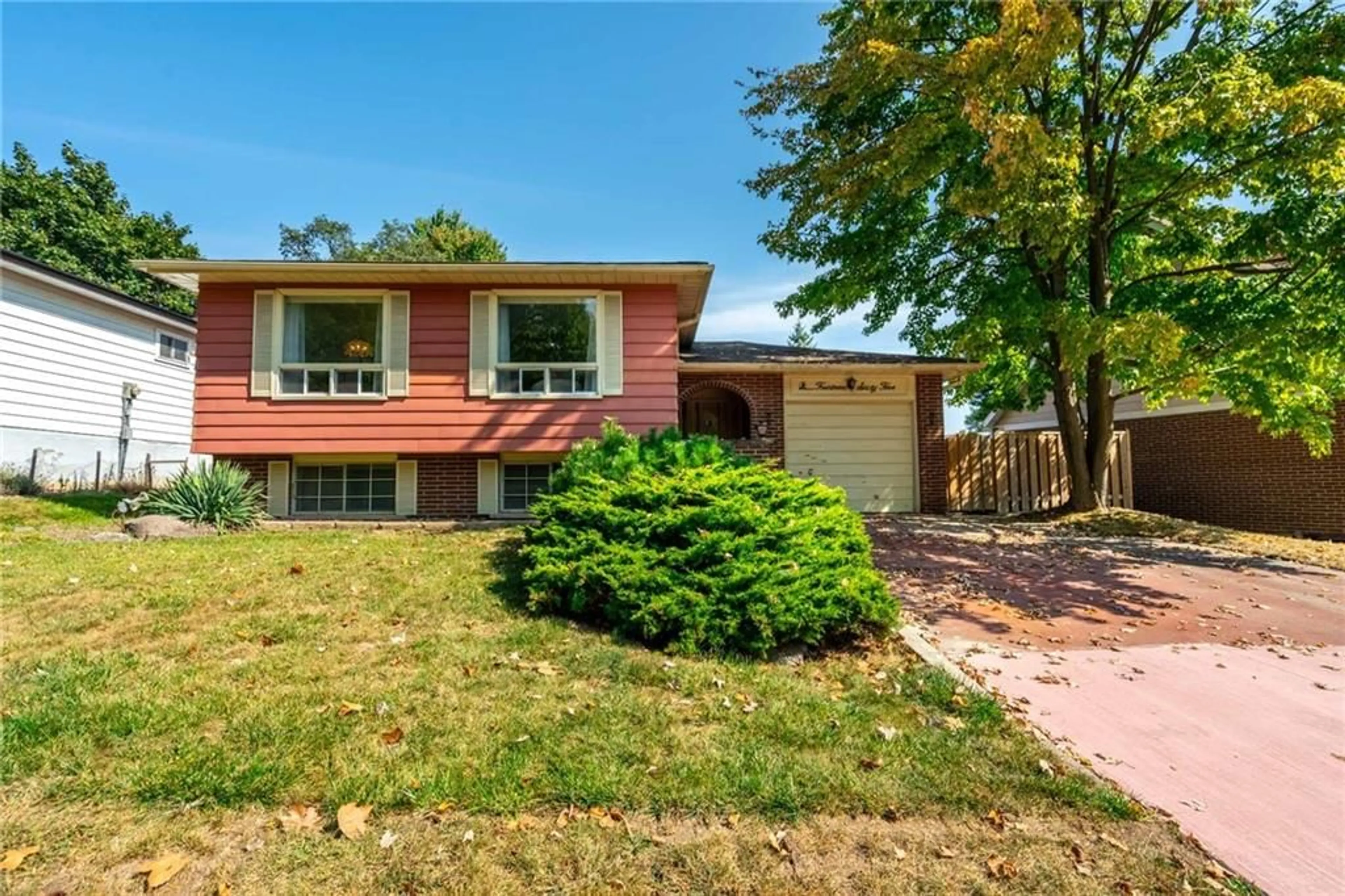 Frontside or backside of a home for 1465 WESTBURY Ave, Burlington Ontario L7P 1M1