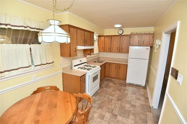 Additional property image - 350 FENNELL Ave