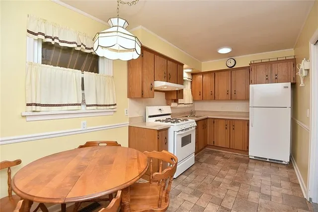 Additional property image - 350 FENNELL Ave