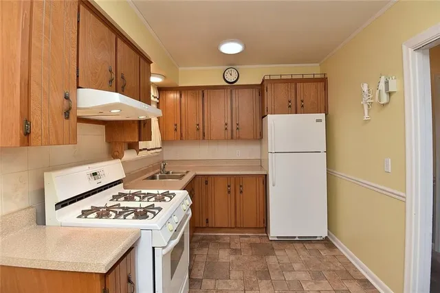 Additional property image - 350 FENNELL Ave